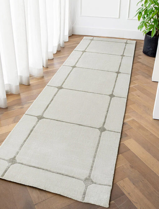 Oversized Grid Line Patterned Carpet