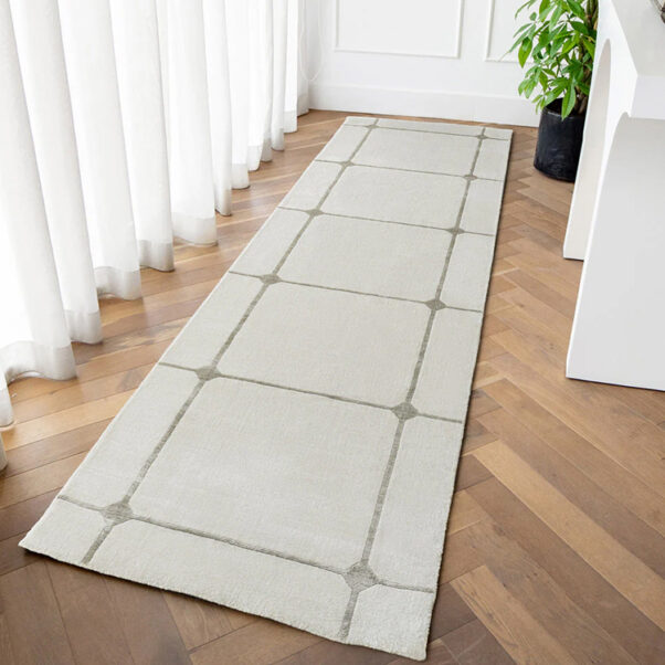 Oversized Grid Line Patterned Carpet