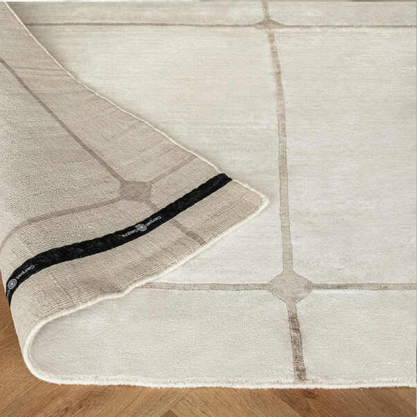 Oversized Grid Line Patterned Carpet - Image 3